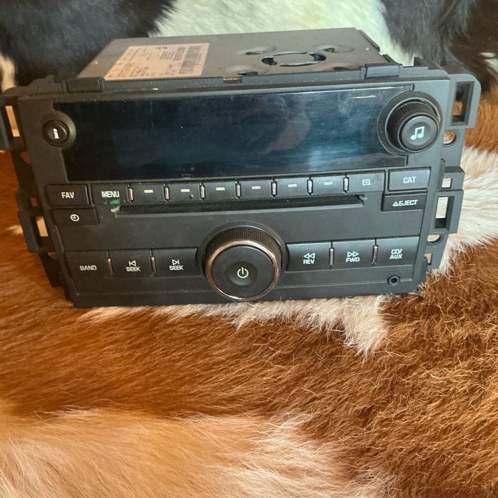 2007-2013 GM Chevy GMC Silverado Yukon Tahoe Radio Stereo 25782841 OEM